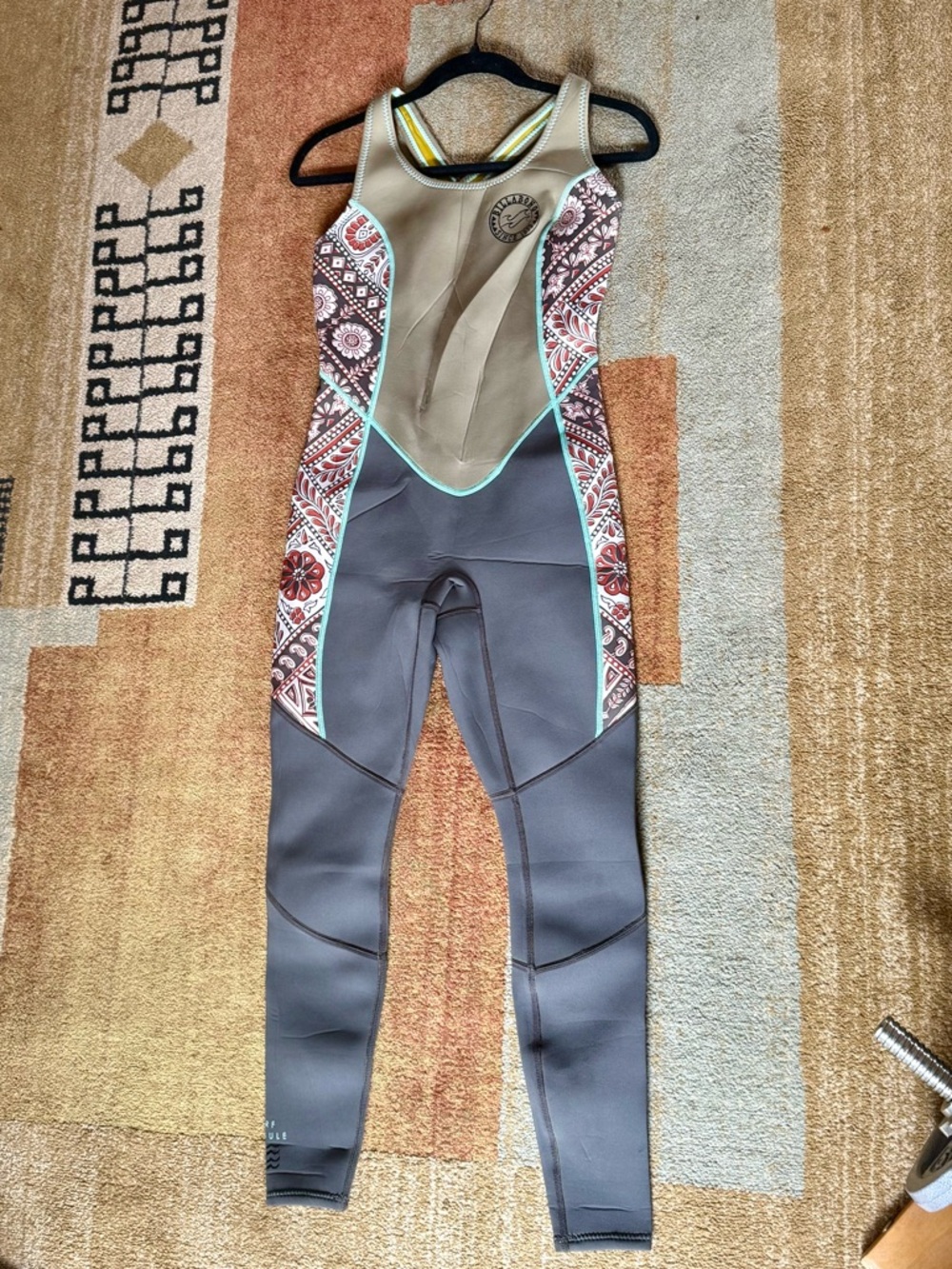 Billabong women’s neoprene spring wetsuit 6 XS/S